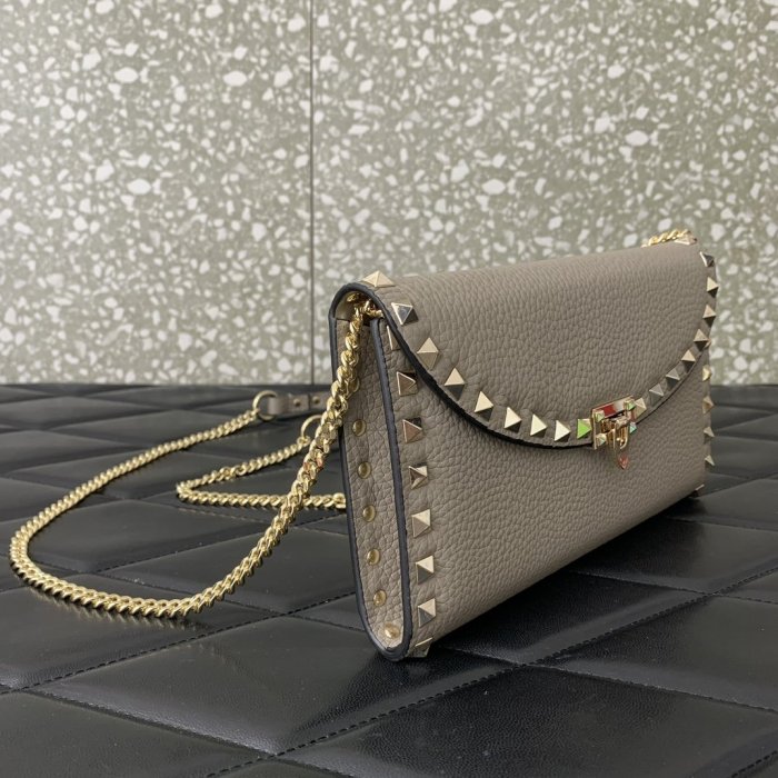 Сумка женская Valentino Garavani Rockstud 21 см фото 3