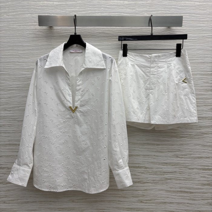 Костюм женский