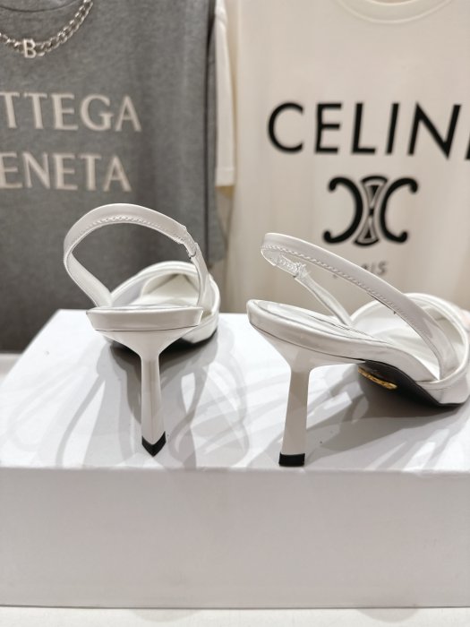 Босоножки фото 8