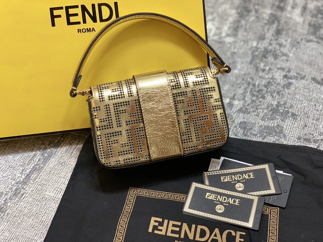 Сумка Baguette из коллекции Versace by Fendi 20 см фото 5