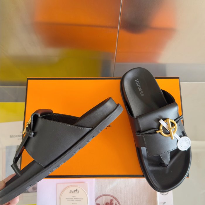 Шлепанцы женские фото 3