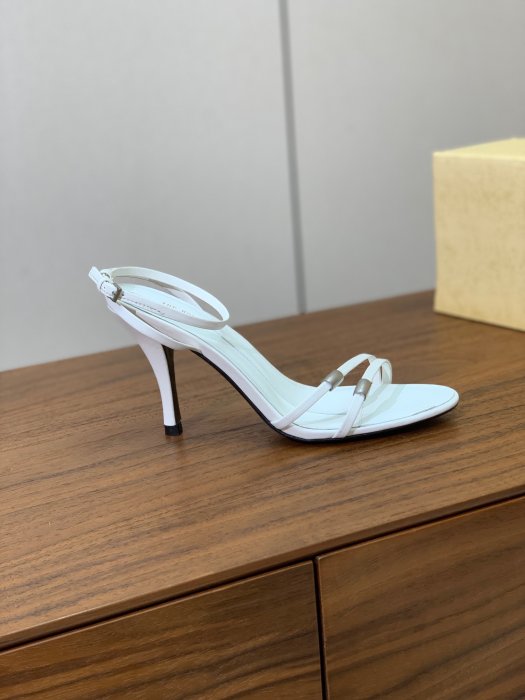 Босоножки фото 4