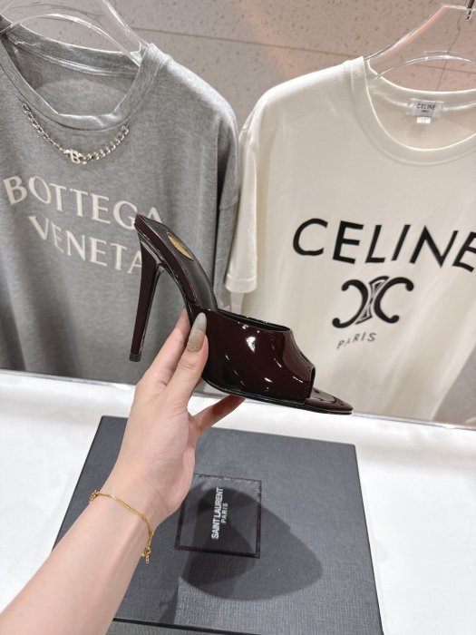 Босоножки фото 5