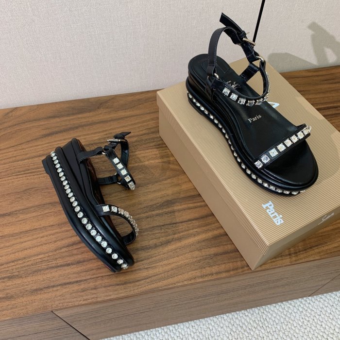 Босоножки фото 5