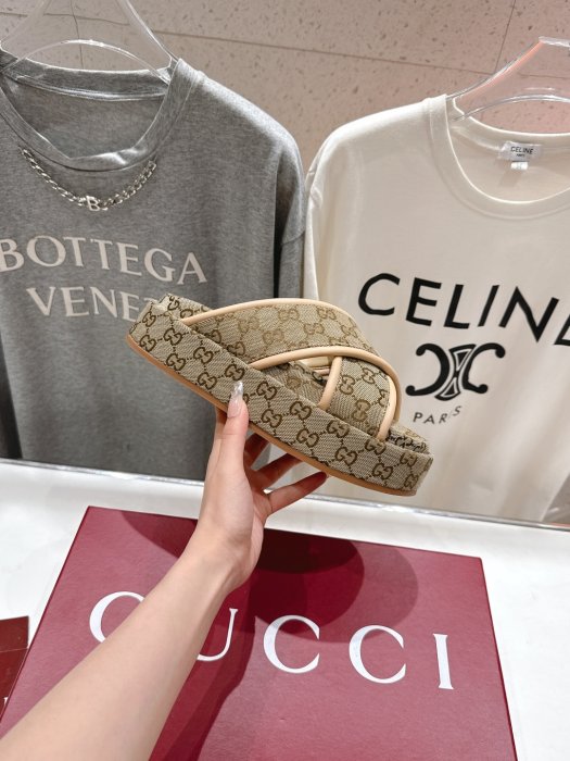 Шлепанцы фото 4