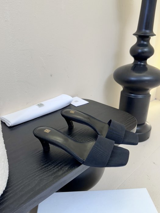 Шльопанці жіночі фото 2