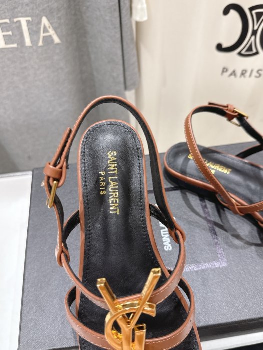 Босоножки фото 6