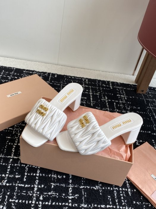 Босоножки фото 3