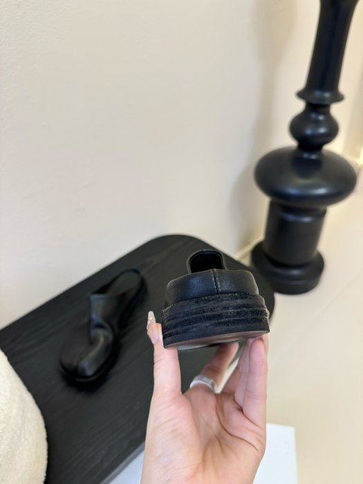 Мюли с раздвоенным носком фото 7