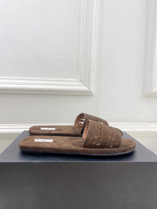 Шлепанцы женские фото 4