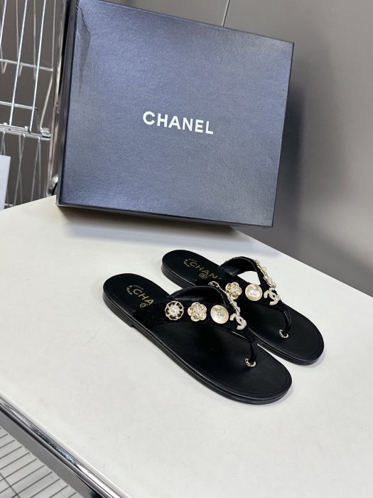 Шлепанцы фото 2