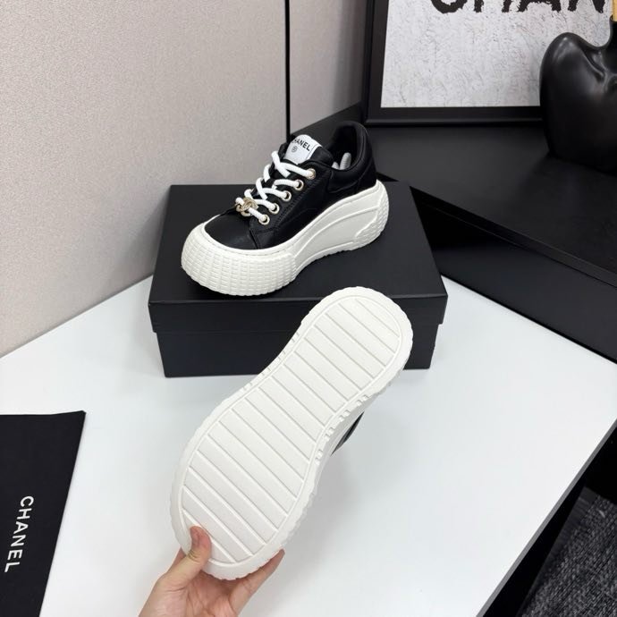 Кросівки жіночі фото 4