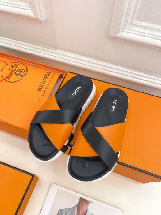 Шлепанцы женские фото 5