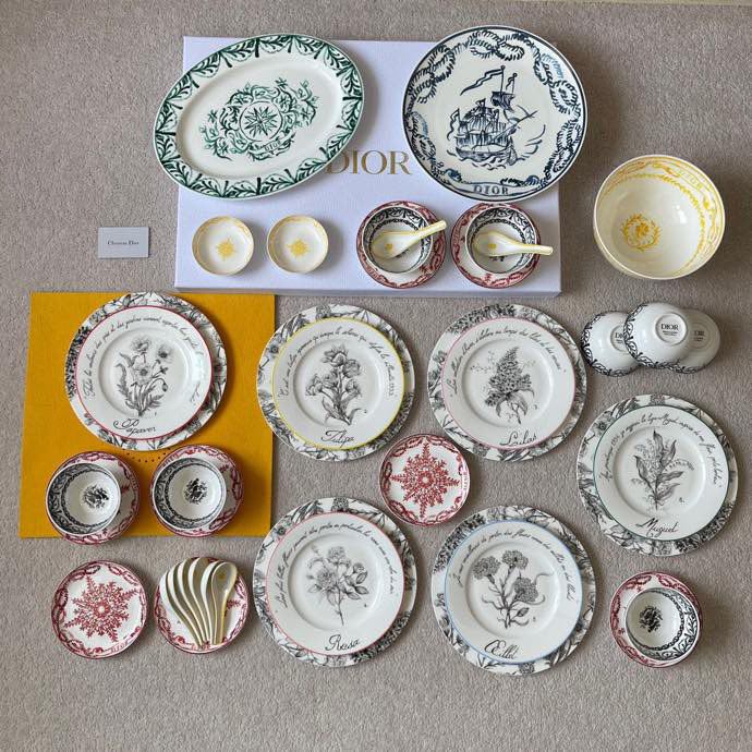 Big set crockery of bone porcelain, 41 subject фото 3
