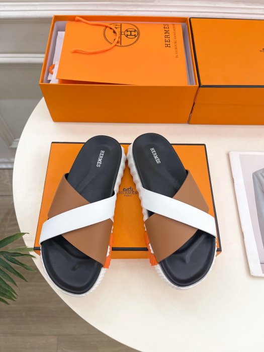 Шлепанцы женские