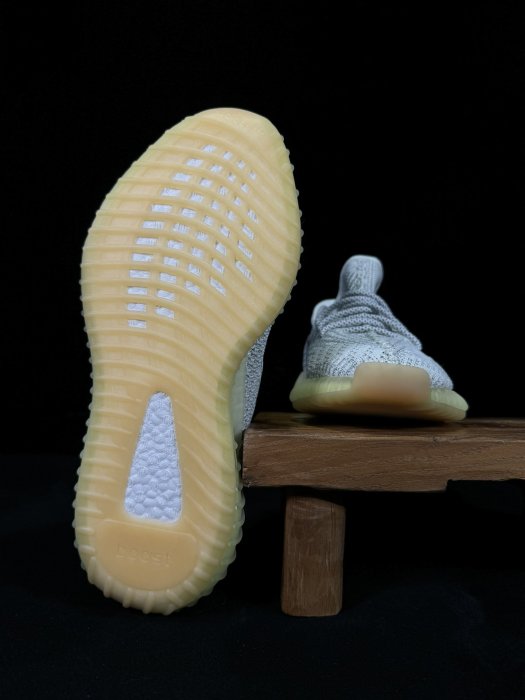 Кросівки Yeezy 350V2 фото 3