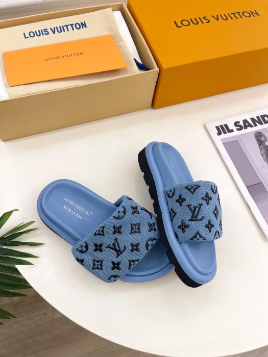 Шлепанцы женские фото 4