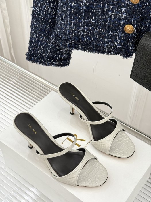 Босоножки фото 3