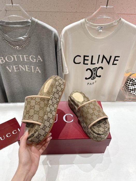 Шлепанцы фото 3