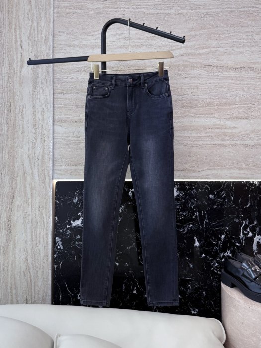 Джинси жіночі