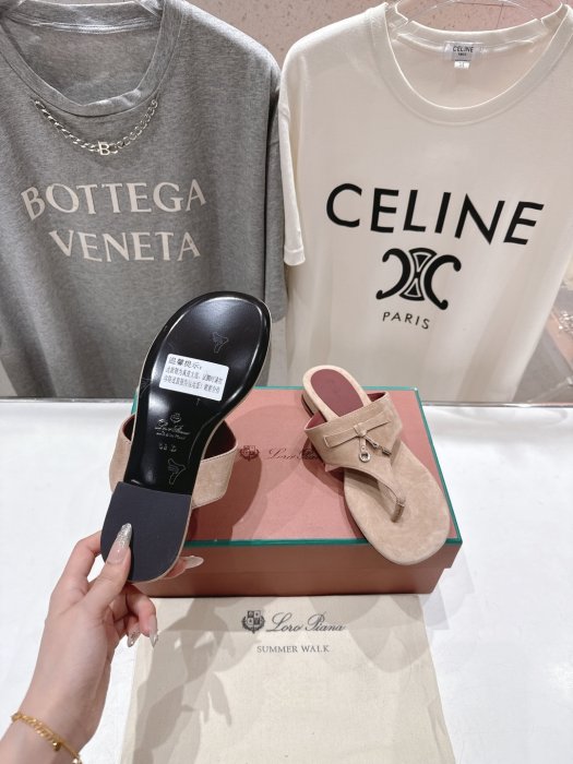 Шлепанцы фото 9