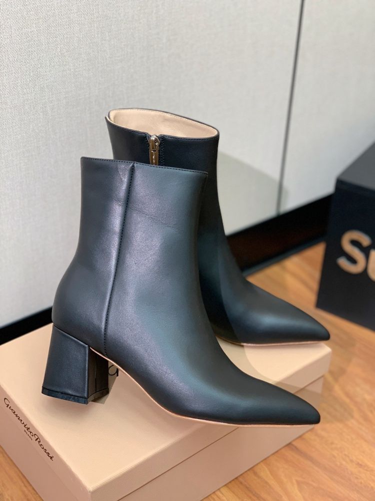 Boots leather women's on heel