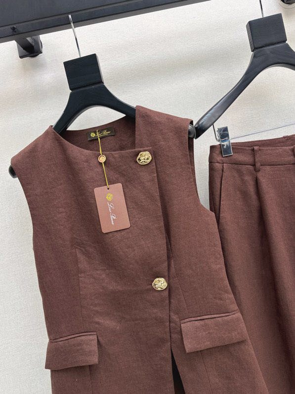 Элегантный женский костюм фото 6