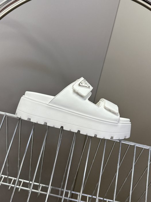 Шлепанцы фото 6