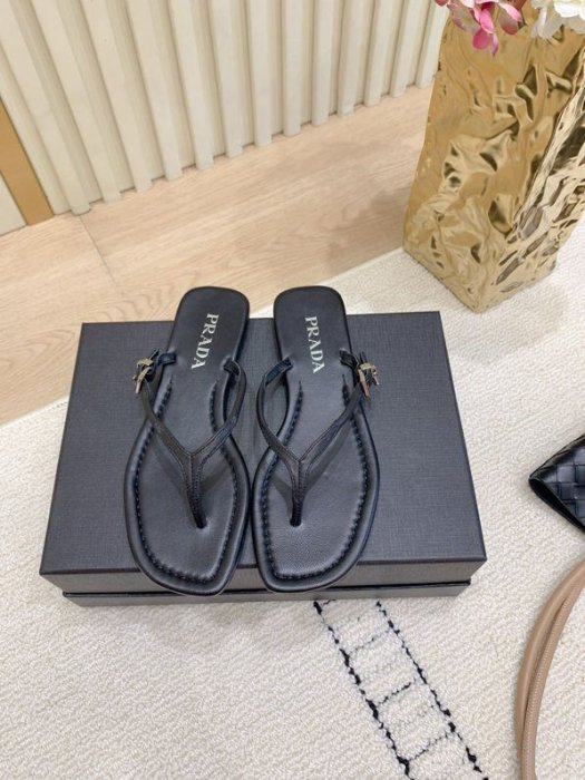 Шлепанцы женские фото 3