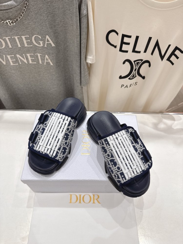 Шлепанцы женские фото 2