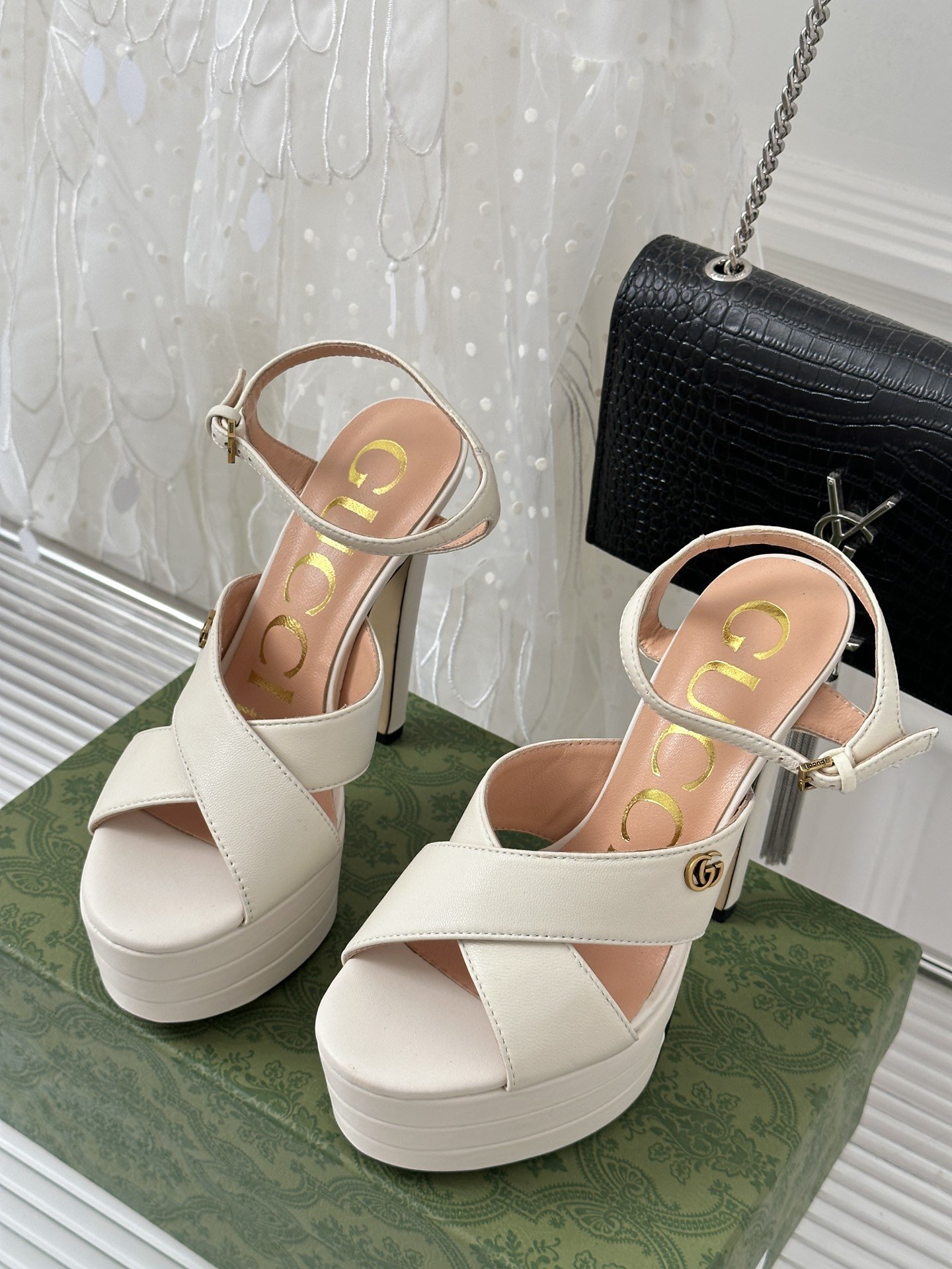 Sandals on platform and high heel фото 2