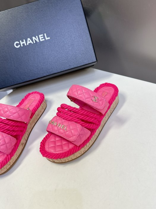 Шльопанці жіночі фото 3