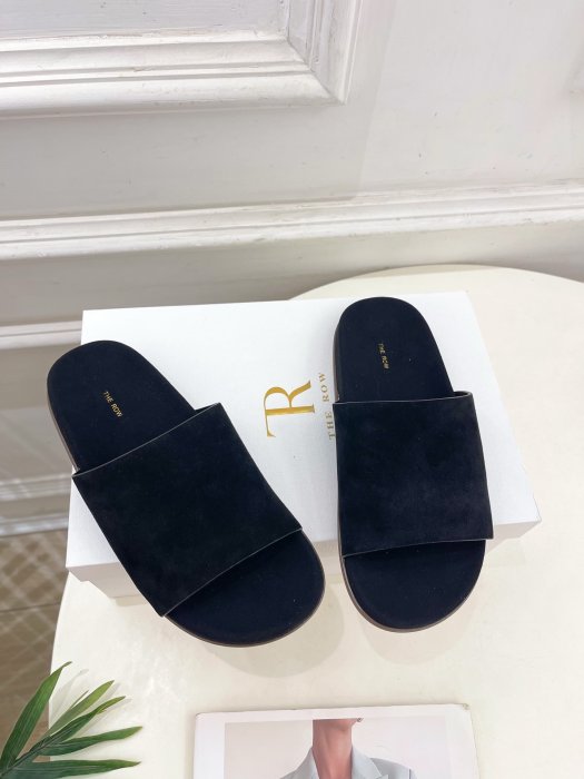 Шлепанцы женские фото 2