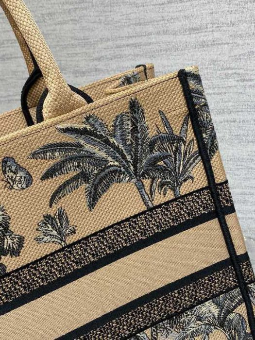 Сумка Book Tote 36 см фото 8