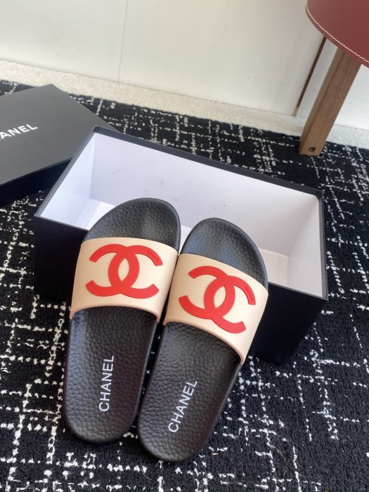 Шлепанцы женские фото 4