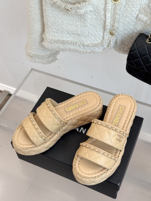 Шлепанцы женские фото 2