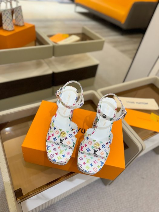 Босоножки фото 4