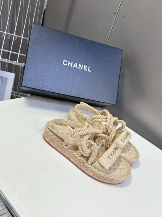 Сандалии женские