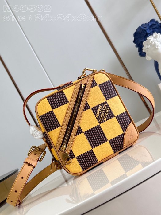 A bag Chess N40547 24 cm