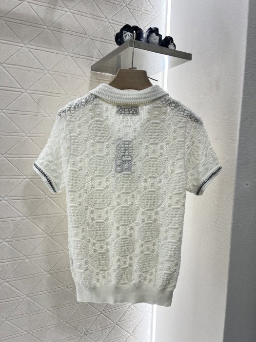 T-shirt women's фото 2