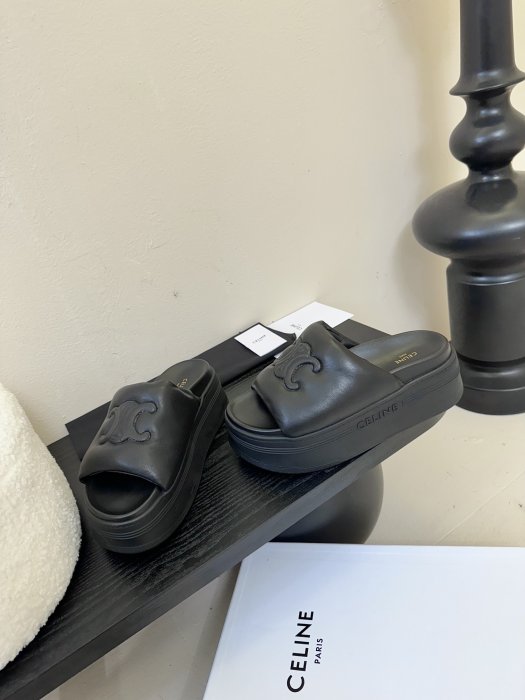 Шлепанцы женские фото 3