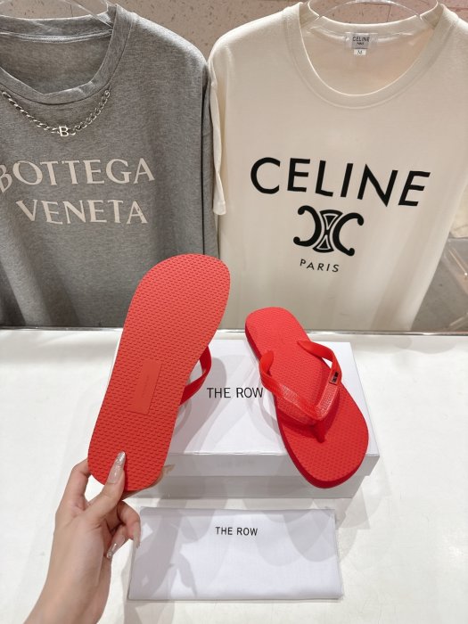 Шлепанцы женские фото 9