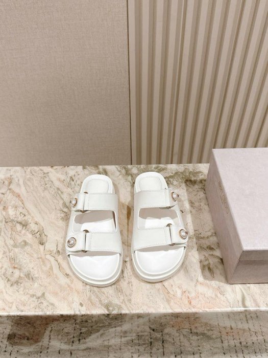 Шльопанці жіночі