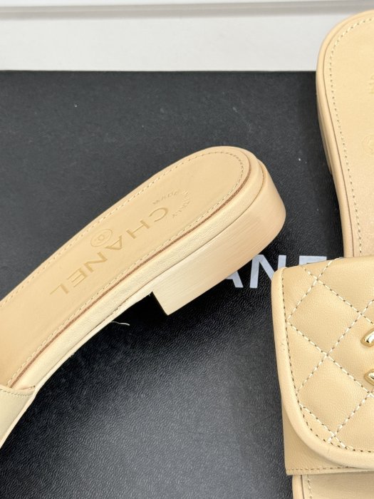 Шлепанцы фото 6