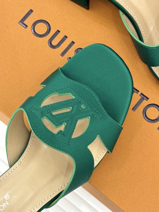 Босоножки фото 7