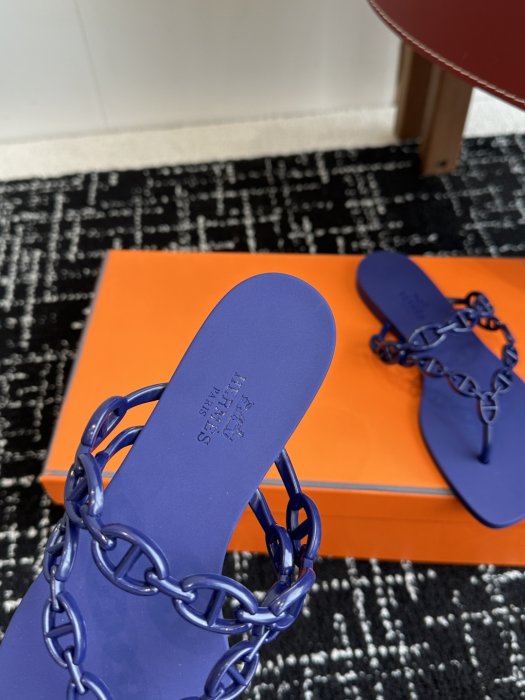 Шльопанці жіночі фото 8