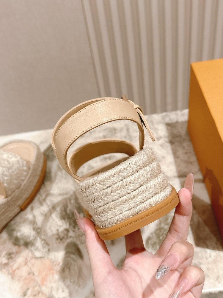 Сандалии женские фото 5