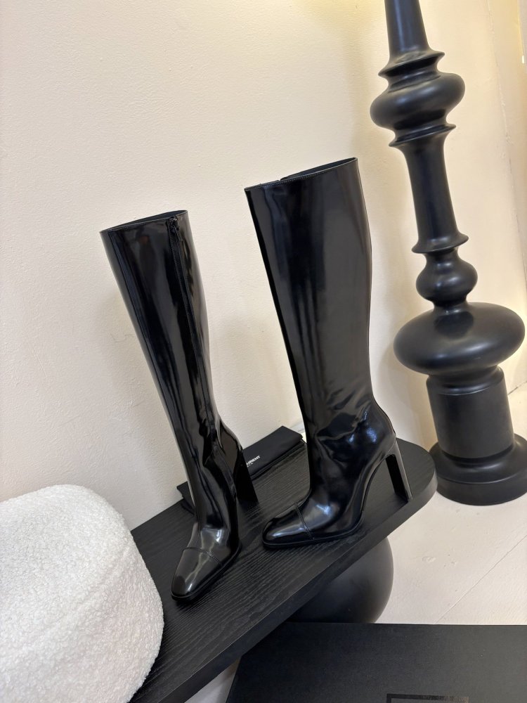 Сапоги женские фото 3