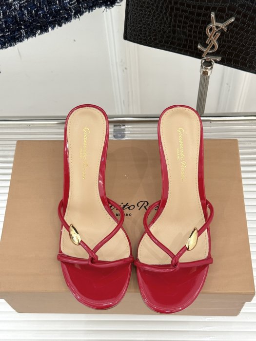 Sandals on stud фото 4