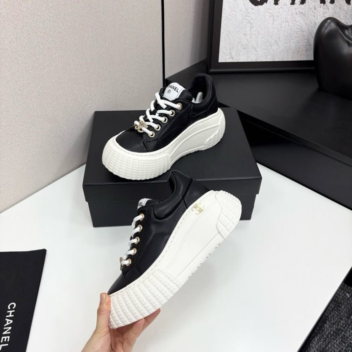 Кросівки жіночі фото 7